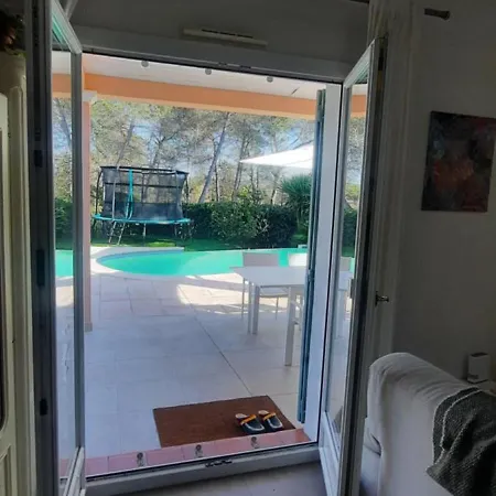 Villa Avec Piscine - - Domaine Prive